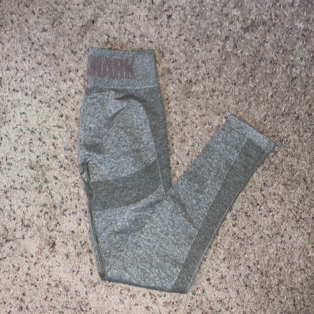 Light green gym shark leggings